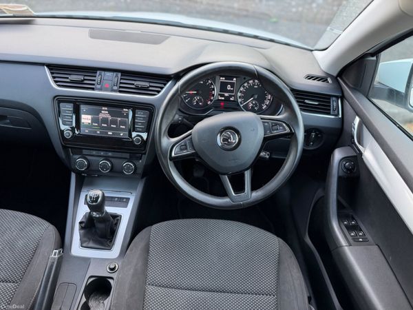 🔴 Skoda Octavia High Spec/Full Service History 394127212