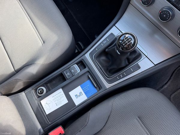 Volkswagen Golf High Spec 394264706