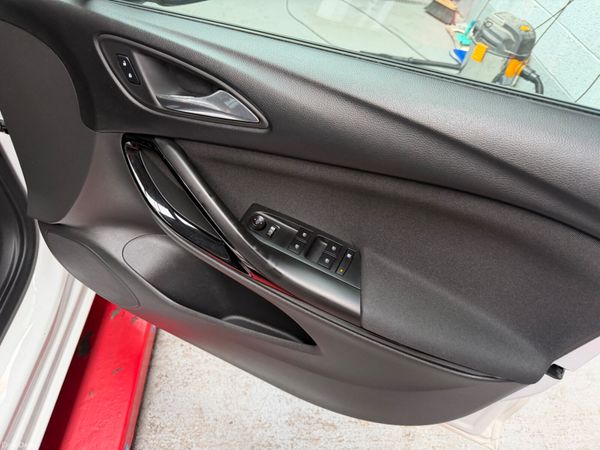 2016 OPEL ASTRA    1.4 PETROL      SRI 394234300