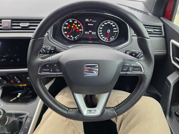 SEAT Arona 2019 394356312