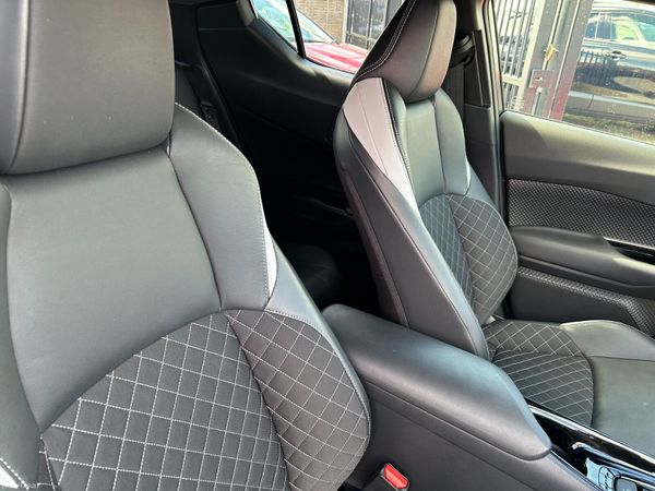 TOYOTA CHR 2019, 1.8 HYBRID AUTO LOW KMS HIGH SPEC 394363970