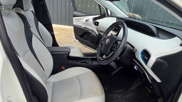 Toyota Prius 1.8L Hybrid **Leather Seats** 394364746