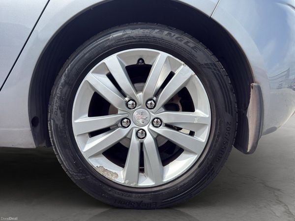 Peugeot 308 1.2L Petrol Manual 2014 394434742