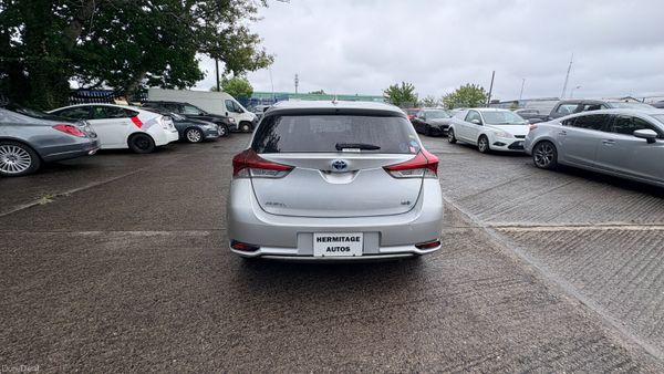Toyota Auris 1.8 Hybrid 2016 394645546