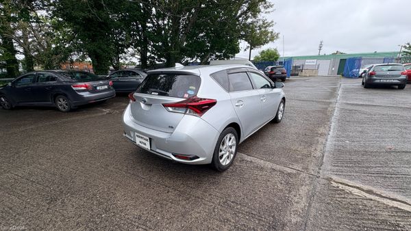 Toyota Auris 1.8 Hybrid 2016 394645552