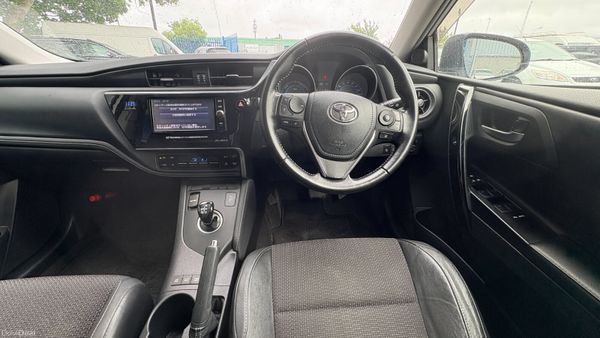 Toyota Auris 1.8 Hybrid 2016 394645554