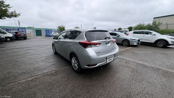 Toyota Auris 1.8 Hybrid 2016 394645512