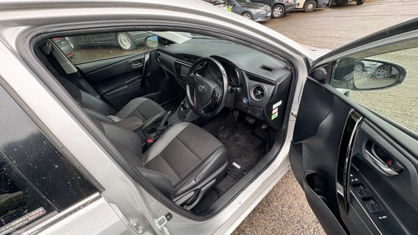 Toyota Auris 1.8 Hybrid 2016 394645514