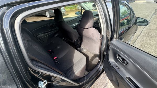 Toyota Vitz 1.3 Petrol Auto 2015 394658404