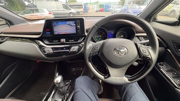 Toyota C-HR 1.8 Hybrid petrol 2017 394659044