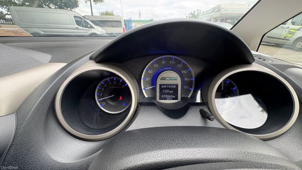 Honda Fit 1.3 Hybrid Petrol 2013 394636410