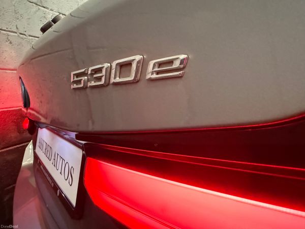231 BMW 530E  M-Sport Touring/Pan Roof 394757762