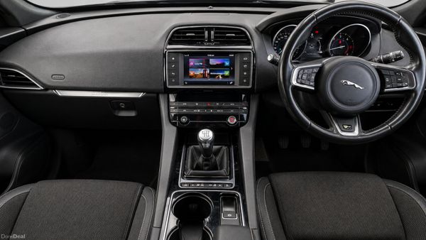 Jaguar F-Pace 2017 AA APPROVED 394737686