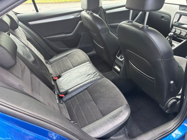 Skoda Octavia 2015 394843312