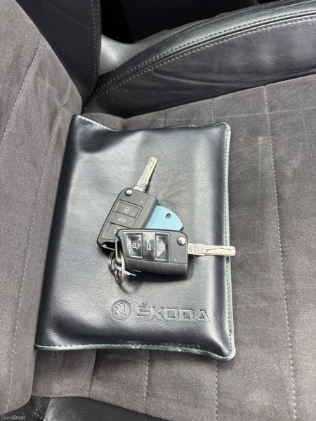 Skoda Octavia 2015 394843318