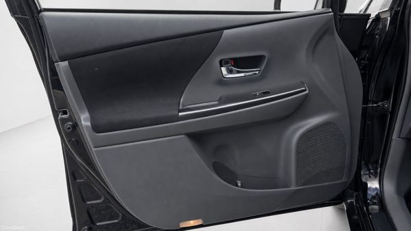 Toyota Prius Alpha 7 seater Self charging Hybrid 394844842