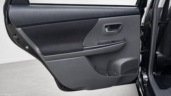 Toyota Prius Alpha 7 seater Self charging Hybrid 394844844