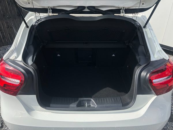 Mercedes Benz A180 Style Auto 394887902