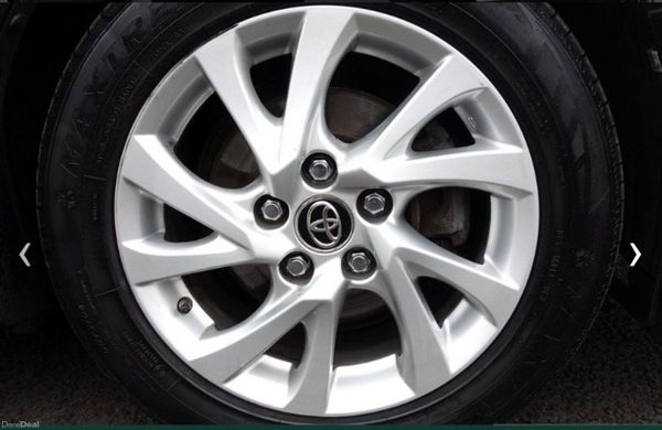 Toyota Corolla 2018 394810902