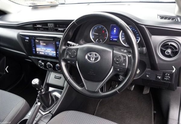 Toyota Corolla 2018 394810904