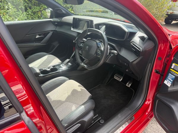 Peugeot 208 GT Line 1.2 Automatic 394836468