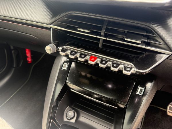 Peugeot 208 GT Line 1.2 Automatic 394836476