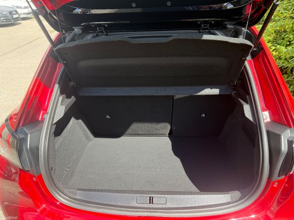 Peugeot 208 GT Line 1.2 Automatic 394836492