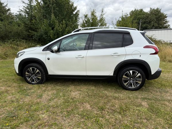 PEUGEOT 2008 (2018) 394901944
