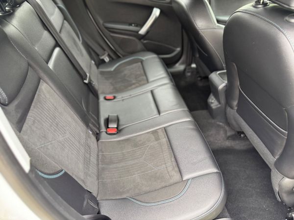 PEUGEOT 2008 (2018) 394901976