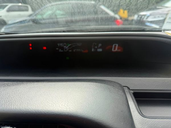 17 Toyota Aqua 1.5 HYBRID 395044178