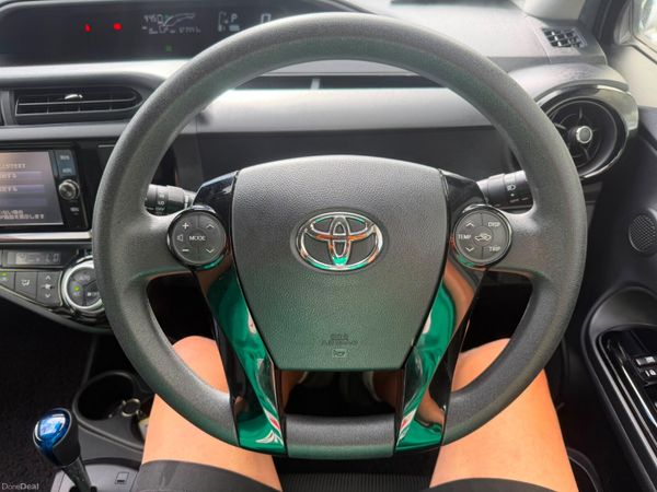17 Toyota Aqua 1.5 HYBRID 395044194