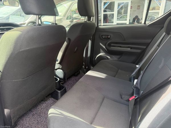 17 Toyota Aqua 1.5 HYBRID 395044210