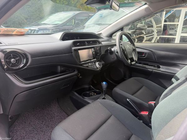 17 Toyota Aqua 1.5 HYBRID 395044212