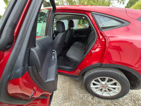 Jaguar E-Pace 395050390