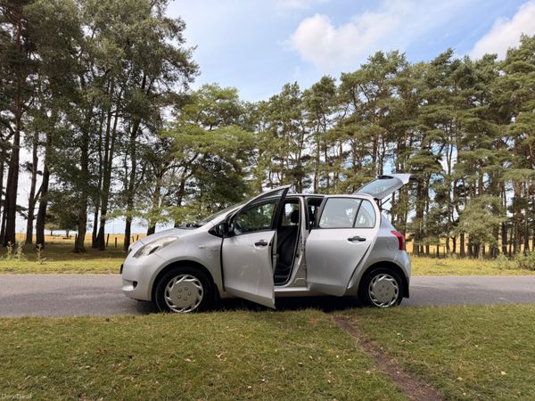 Toyota Yaris 2009 D4D Diesel Very Economical 395189002