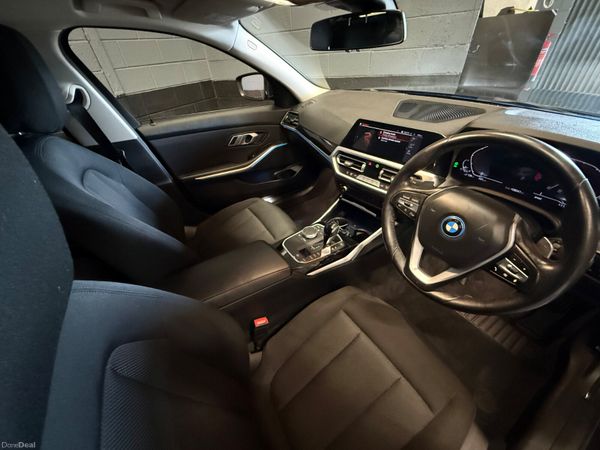 221 BMW 330e SE Pro Touring 395287702