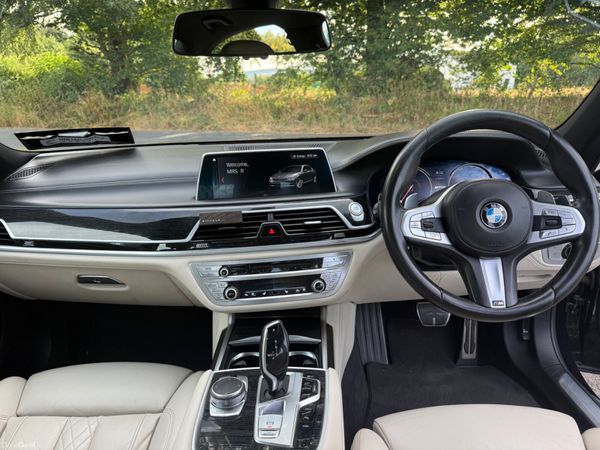BMW 7-Series 2019 395340052