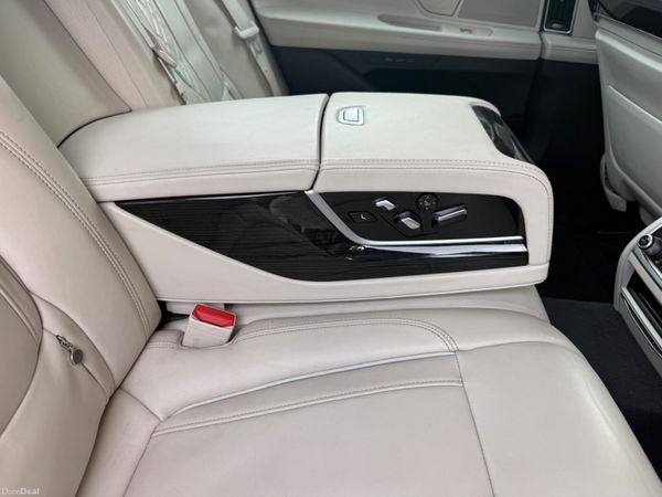 BMW 7-Series 2019 395340060