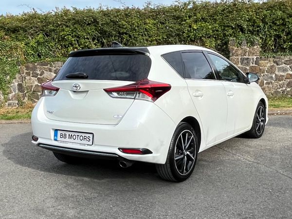 Toyota Auris 1.2 petrol 5Dr Luna Sport 395362756