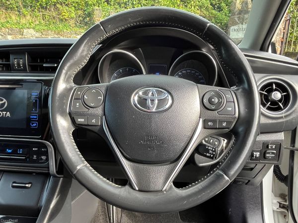 Toyota Auris 1.2 petrol 5Dr Luna Sport 395362766