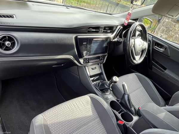 Toyota Auris 1.2 petrol 5Dr Luna Sport 395362768