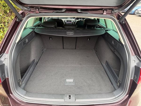Volkswagen Passat 1.4 TFSI Leather Auto 395491262
