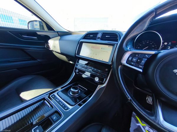Jaguar XE 2019 2.0D I4 180 PS RWD Auto Portfolio 395403540