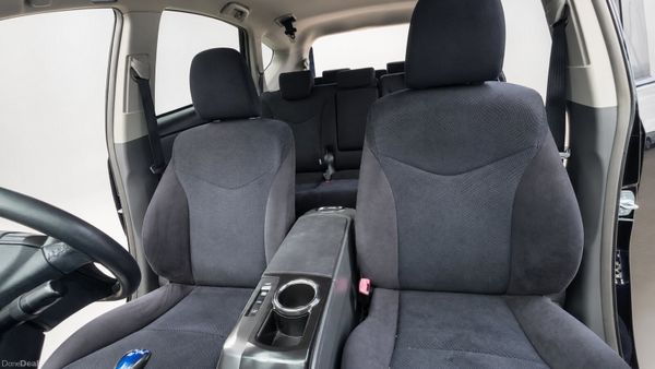 Toyota prius alpha 7 seater Self charging Hybrid 395421722