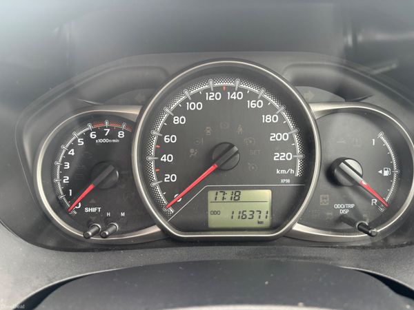 Toyota Yaris 2016 395558124