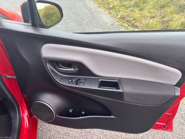 Toyota Yaris 2016 395558132