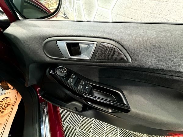 2014 Ford Fiesta 1.0 Petrol Automatic 395592244