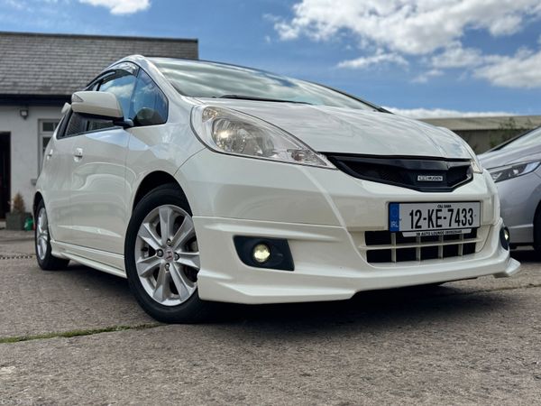 Honda Fit 1.3 Hyrbid 2012 41000KM Heated Seats 395685618