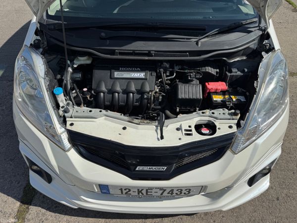 Honda Fit 1.3 Hyrbid 2012 41000KM Heated Seats 395685622
