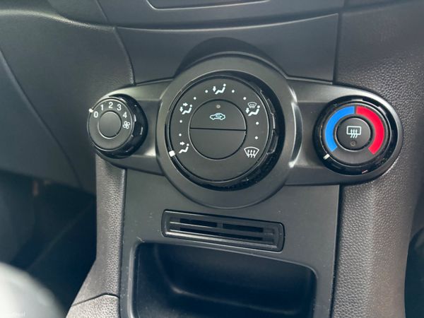 2014 Ford Fiesta Zetec 1.25 Petrol NCT 10/27 395632928
